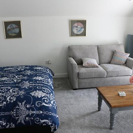 Ty Nant Little Haven Bed & Breakfast Bagian luar foto