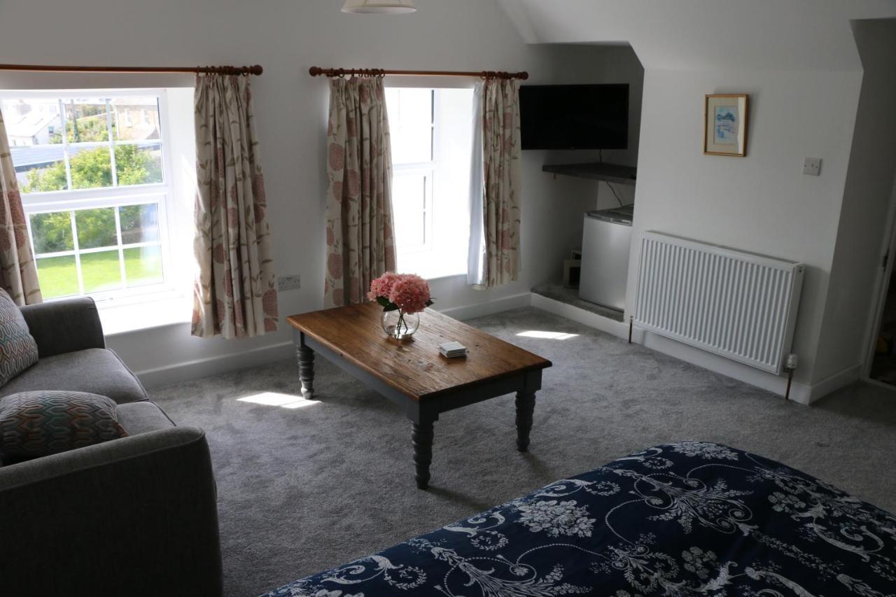 Ty Nant Little Haven Bed & Breakfast Bagian luar foto